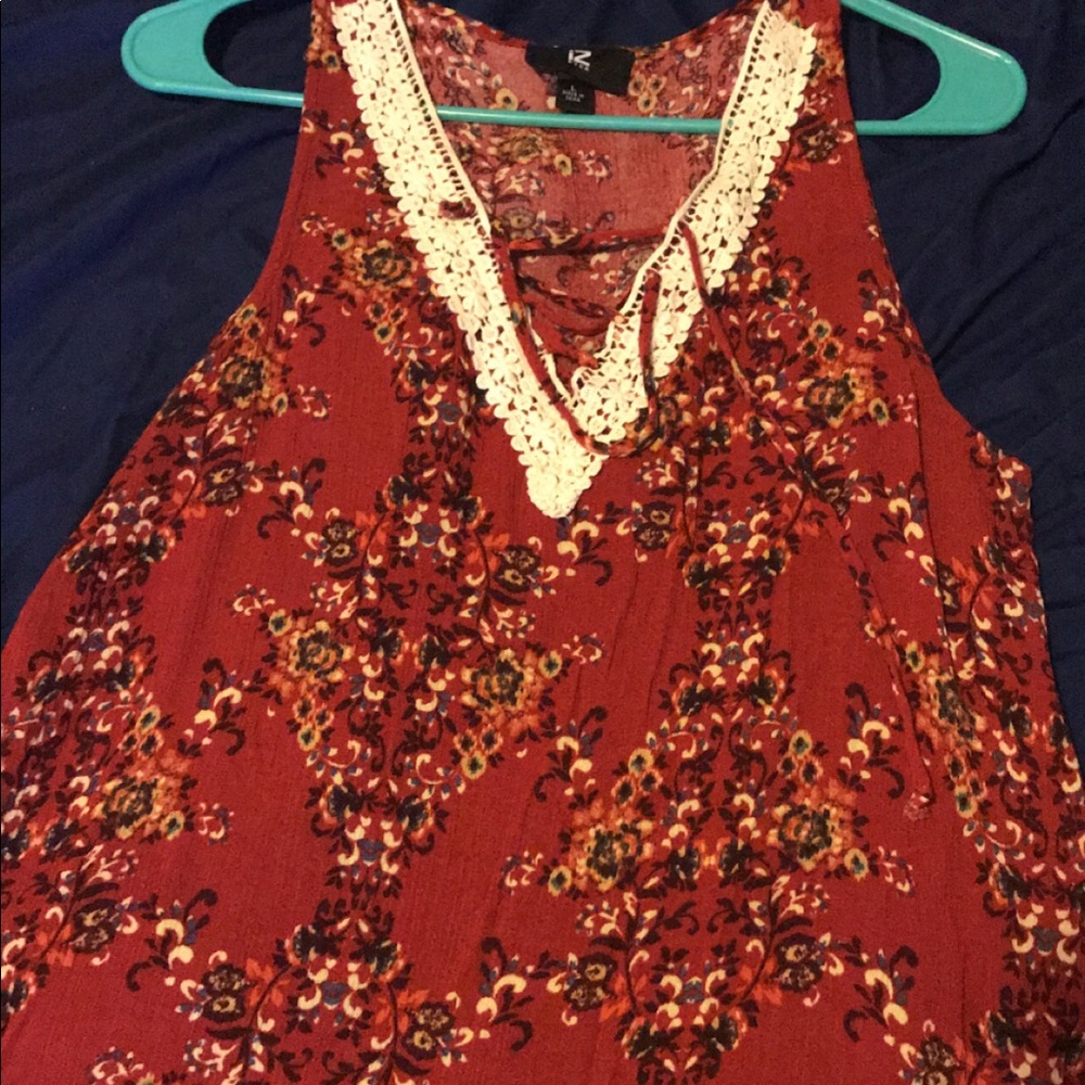 Flower tank top with cross tie chest